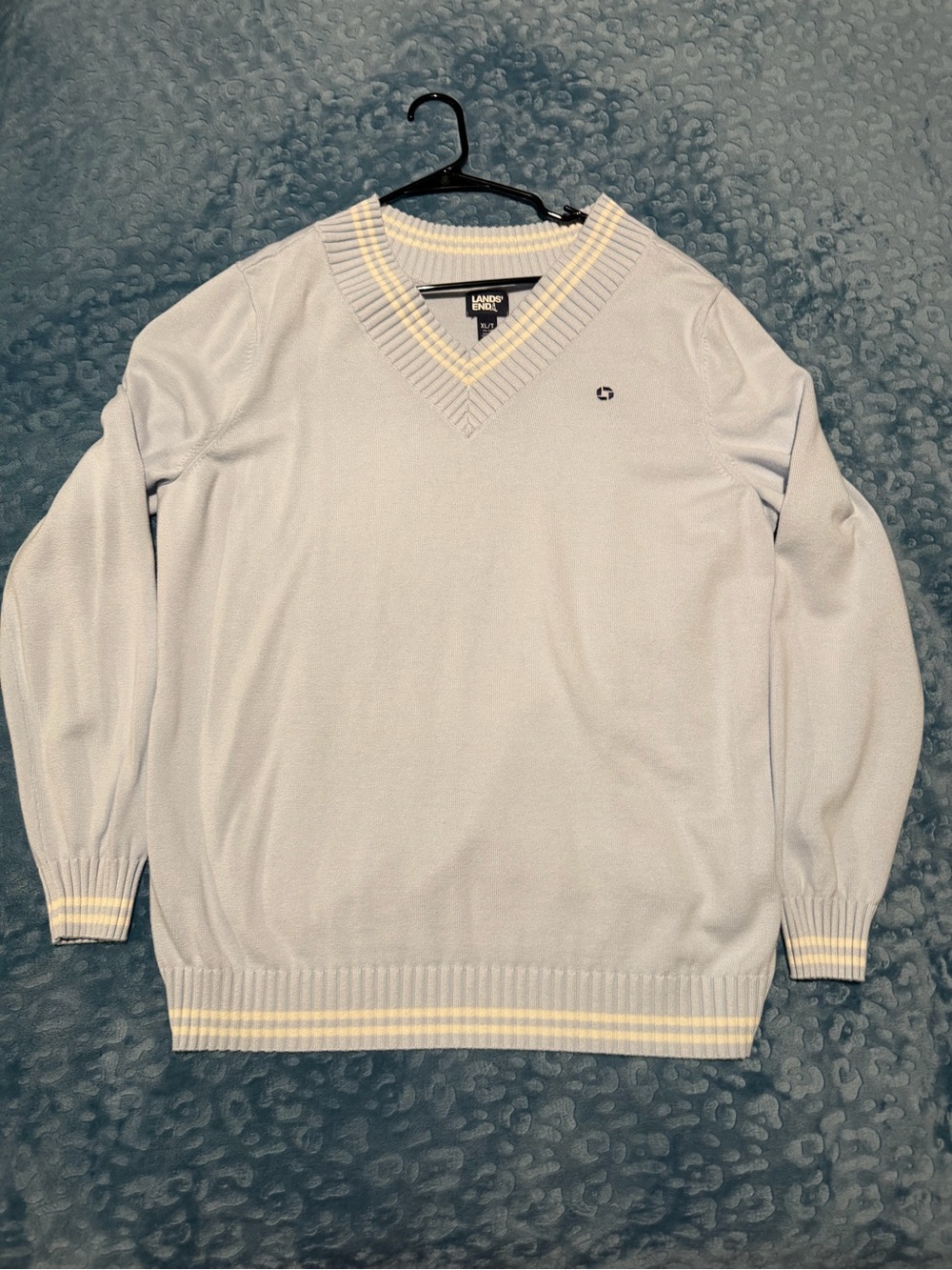 Chase Bank Lands End Long Sleeve V-neck Sweater